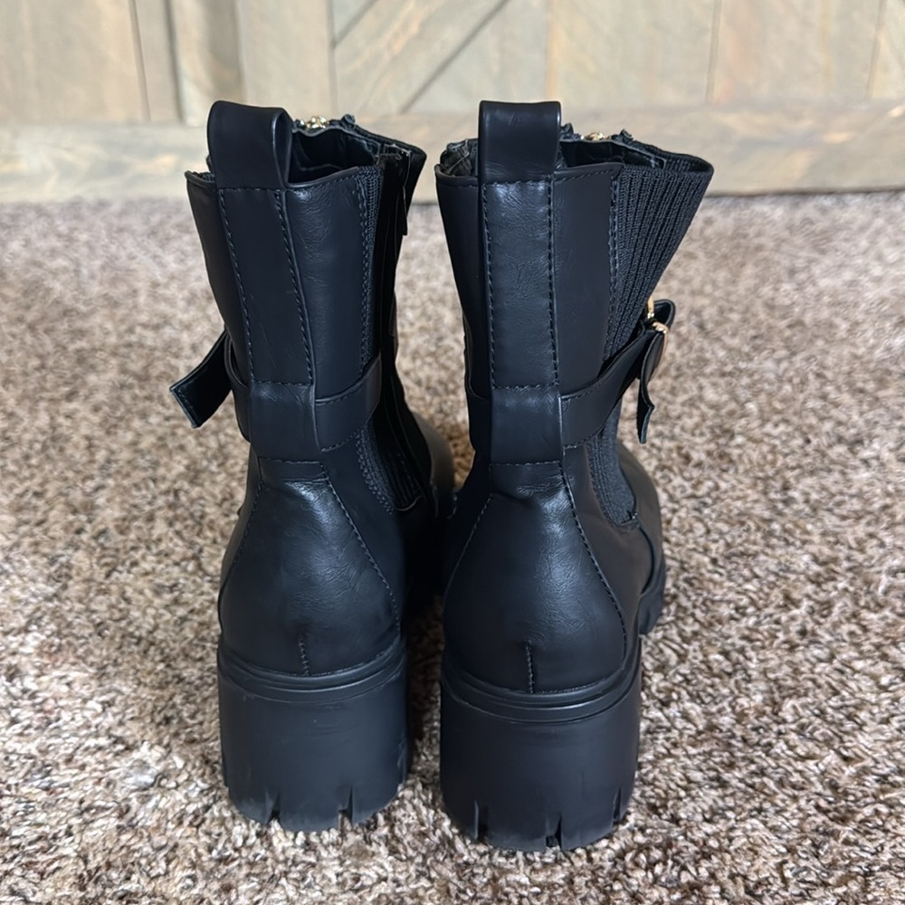 Black lug sole vegan leather combat / moto boots Size 10W - Picture 8 of 12